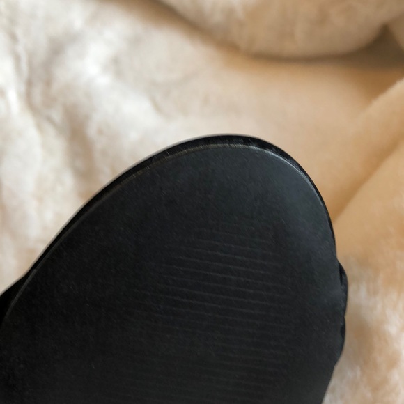 💖 Sale was $49 will go back 🆙 New Black Strappy Heels Size 7.5 - Picture 4 of 7